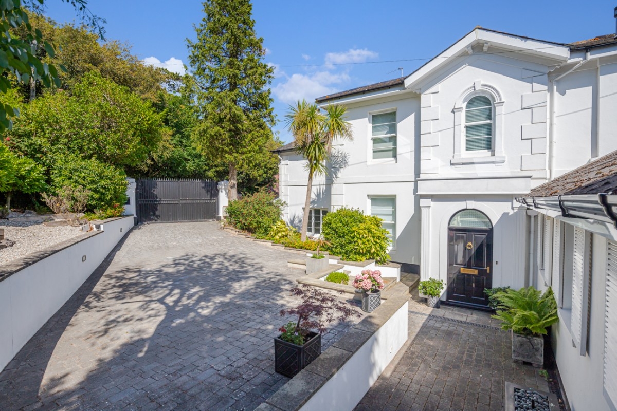 Middle Warberry Road Property for Sale in Torquay John Couch The Estate Agent offering Quality